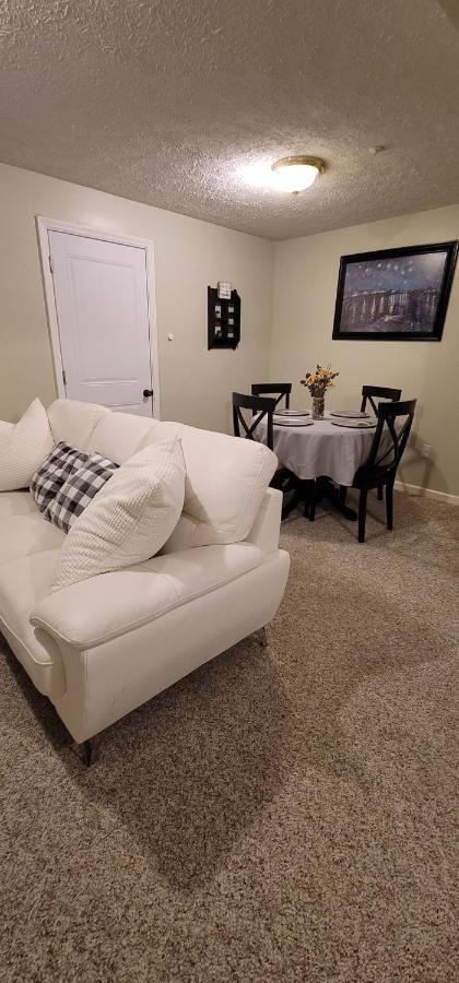 Hidden Gem Near Downtown Frederick And Shopping Apartment Exterior photo